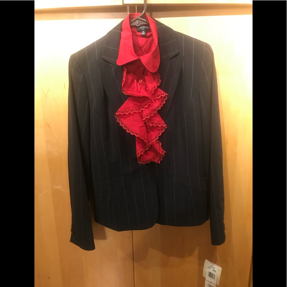 Brand New w Tags! Woman’s 3 piece suit. Nine West brand. Size 6